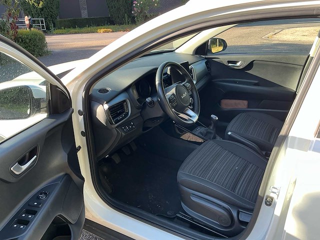 2023 kia stonic personenauto - afbeelding 4 van  32
