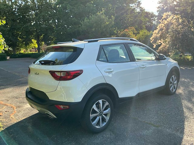 2023 kia stonic personenauto - afbeelding 30 van  32