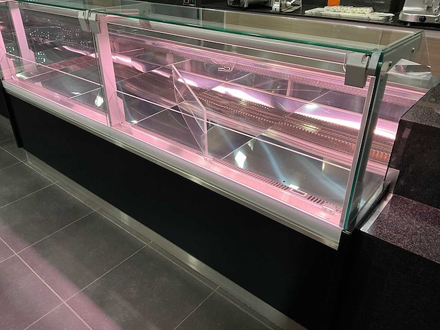 2023 mafirol amalia deluxe 2500 fv-vve c/r ei gekoelde serveer-/toonbank vitrine - afbeelding 1 van  18