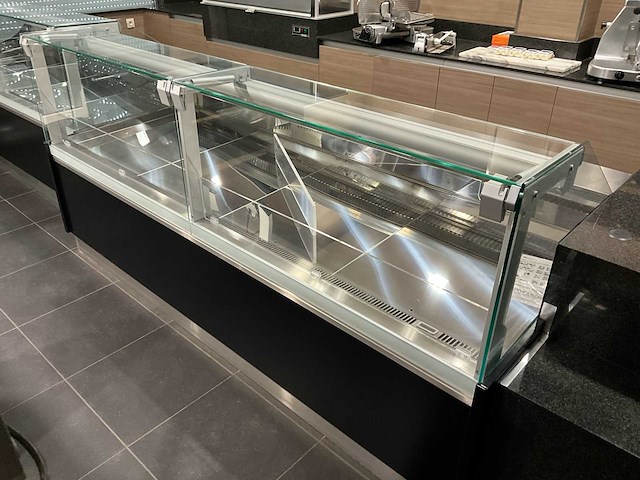 2023 mafirol amalia deluxe 2500 fv-vve c/r ei gekoelde serveer-/toonbank vitrine - afbeelding 2 van  3