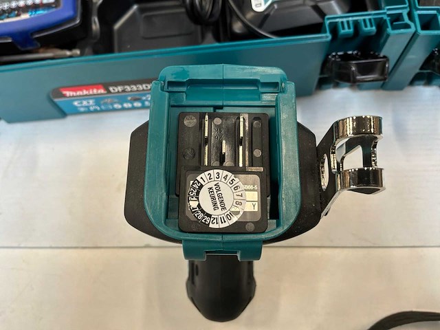 2023 makita df333d schroefboormachine (2x) - afbeelding 4 van  7