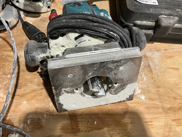 2023 makita rp1802f bovenfrees - afbeelding 5 van  6