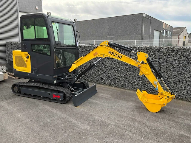 2023 rippa r330 rippa r330 – 2,85 t mini graafmachine – kubota-motor – gesloten cabine – talrijke accessoires – bijna nooit gebruikt - afbeelding 1 van  20