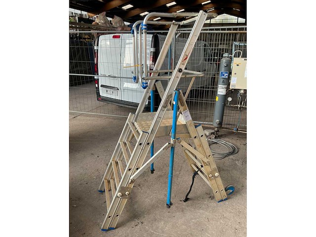 2023 solide pirl0406 opvouwbare uitschuifbare bordesladder - afbeelding 3 van  7