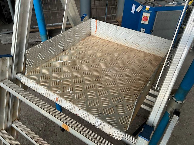 2023 solide pirl0406 opvouwbare uitschuifbare bordesladder - afbeelding 4 van  7