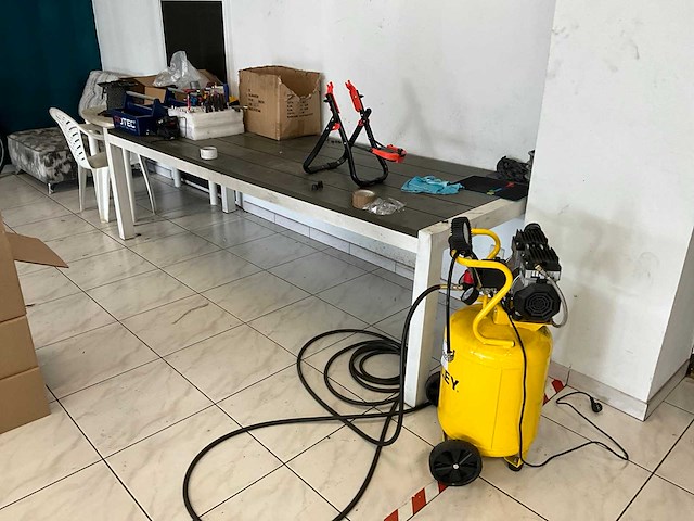 2023 stanley zuigercompressor + fietsbenodigdheden - afbeelding 1 van  7