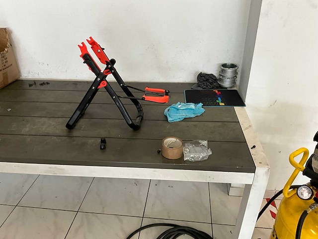 2023 stanley zuigercompressor + fietsbenodigdheden - afbeelding 4 van  7