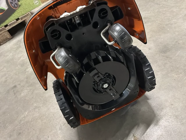 2023 stihl rmi 422 p robotmaaier (ongebruikt) - afbeelding 2 van  14