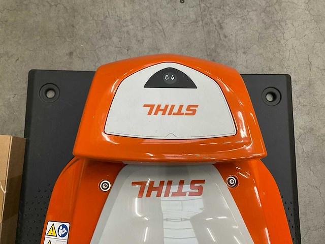 2023 stihl rmi 442.2p robotmaaier - afbeelding 3 van  16