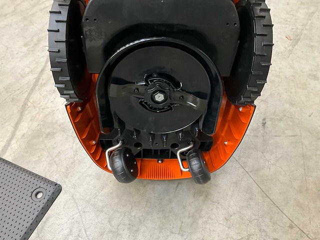 2023 stihl rmi 442.2p robotmaaier - afbeelding 5 van  16