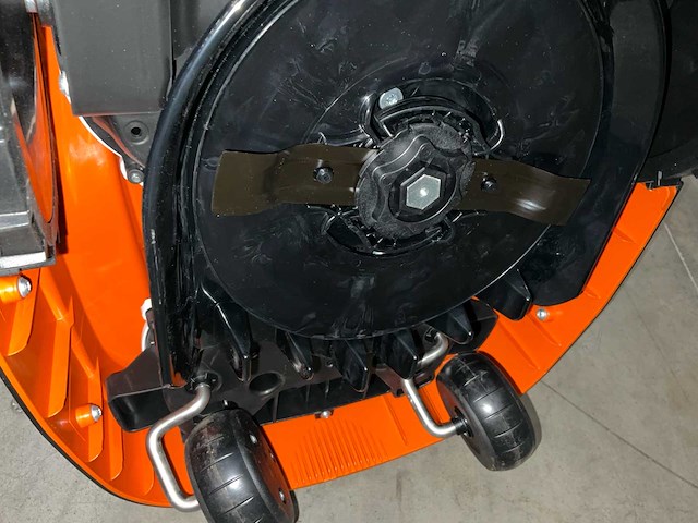 2023 stihl rmi 442.2p robotmaaier - afbeelding 7 van  16