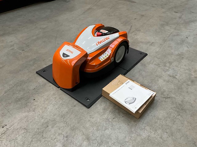 2023 stihl rmi 442.2p robotmaaier - afbeelding 1 van  16