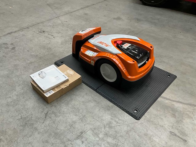 2023 stihl rmi 442.2p robotmaaier - afbeelding 10 van  16