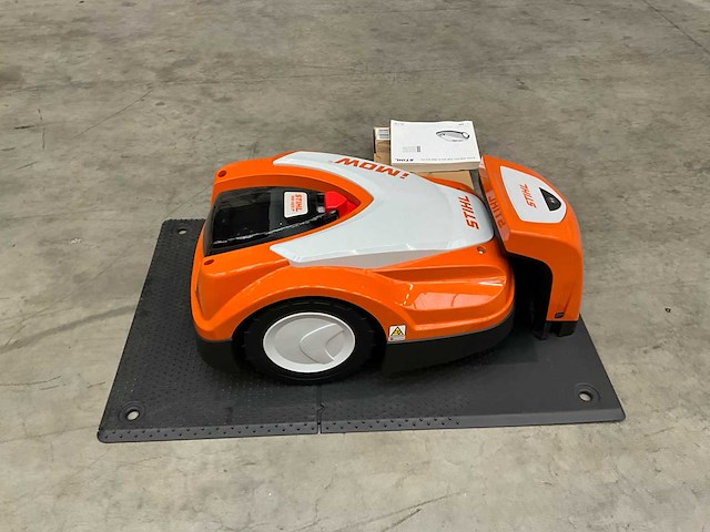 2023 stihl rmi 442.2p robotmaaier - afbeelding 13 van  16