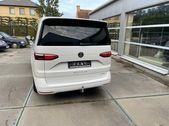 2023 volkswagen multivan phev personenauto - afbeelding 23 van  32