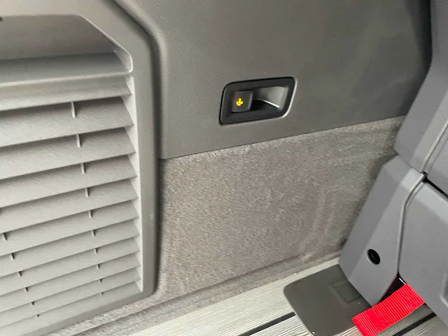 2023 volkswagen multivan phev personenauto - afbeelding 8 van  36