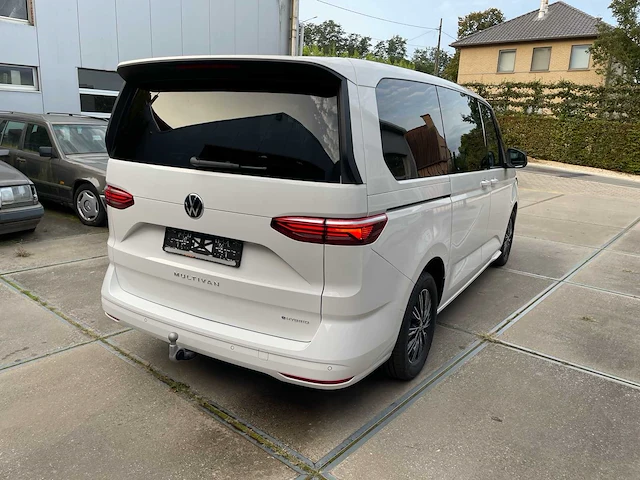 2023 volkswagen multivan phev personenauto - afbeelding 22 van  36