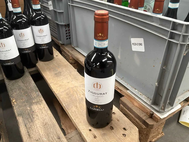 2023 ziggurat montefalco lunelli rode wijn (5x) - afbeelding 1 van  4