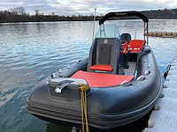 2023 zodiac medline 6.80 console & vissersboten - afbeelding 12 van  14