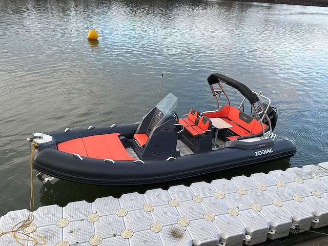 2023 zodiac medline 6.80 console & vissersboten - afbeelding 13 van  22