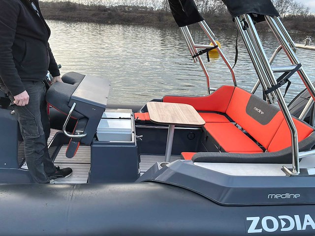 2023 zodiac medline 6.80 console & vissersboten - afbeelding 9 van  22