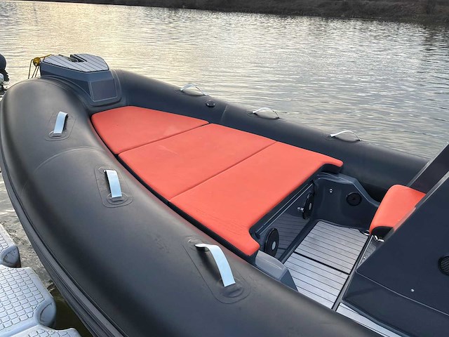 2023 zodiac medline 6.80 console & vissersboten - afbeelding 19 van  22