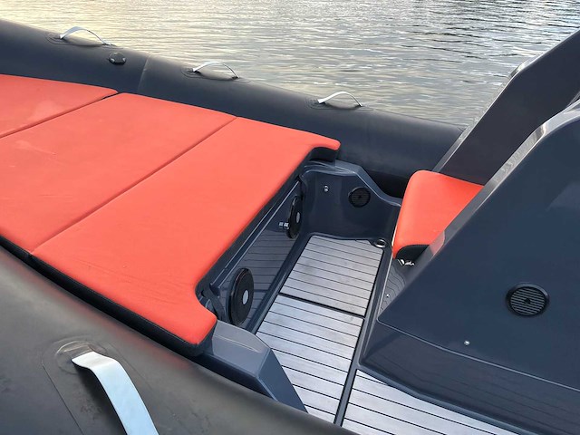 2023 zodiac medline 6.80 console & vissersboten - afbeelding 20 van  22