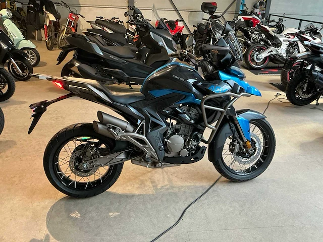 2023 zontes zt 310-t motorfiets - afbeelding 1 van  17
