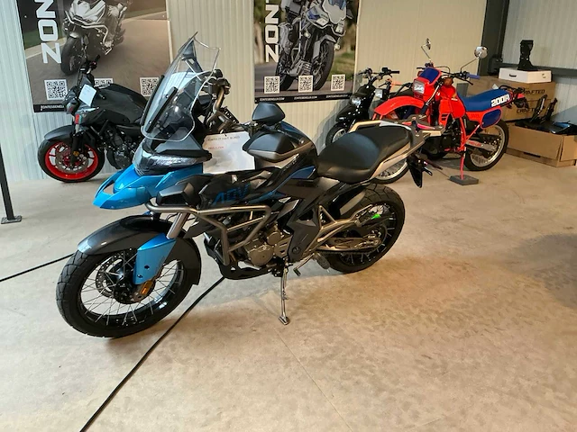 2023 zontes zt 310-t motorfiets - afbeelding 12 van  17
