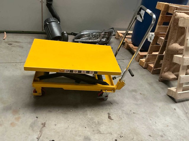 2024 8586 mobiele hydraulische heftafel - afbeelding 1 van  1
