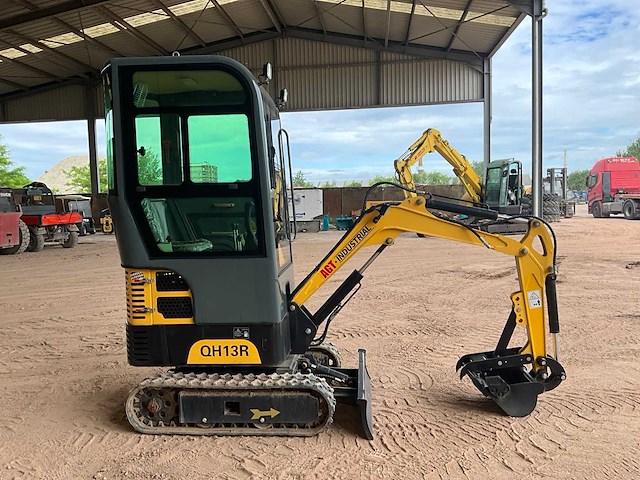 2024 agt industrial qh13r minigraafmachine - afbeelding 13 van  17