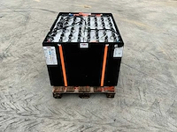 2024 battery supplies 80v accu 5pzs625b24s uit linde e25-02 h2x336 met automatische vulling - afbeelding 12 van  14