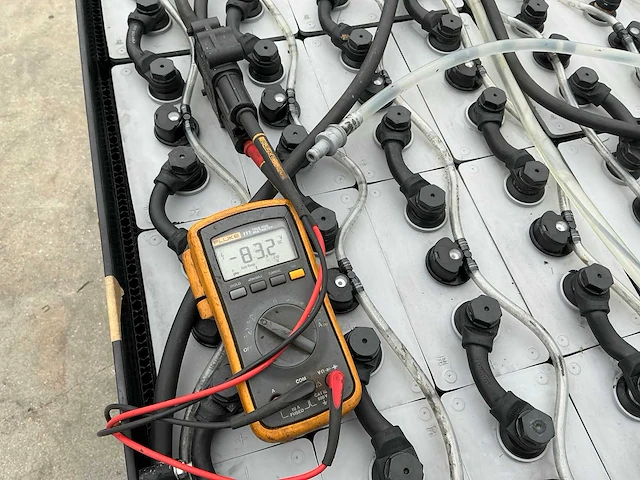 2024 battery supplies 80v accu 5pzs625b24s uit linde e25-02 h2x336 met automatische vulling - afbeelding 6 van  14