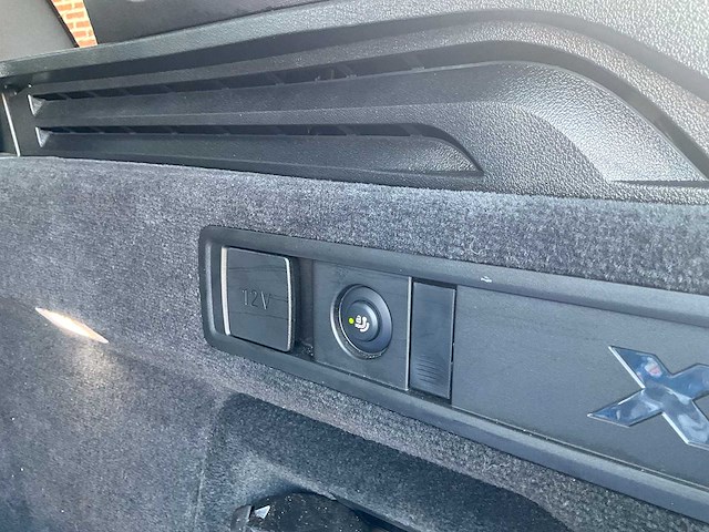 2024 bmw x5 xdrive50e - personenauto - afbeelding 42 van  65