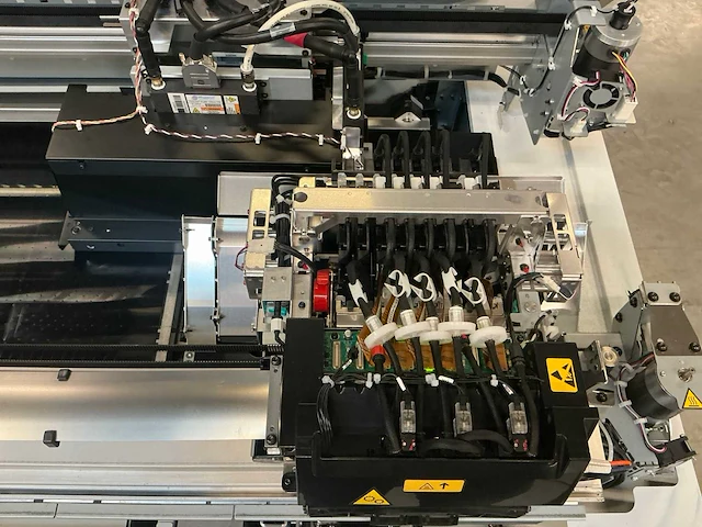 2024 canon colorado m5w roll-to-roll uv-gel grootformaat printer - afbeelding 7 van  12