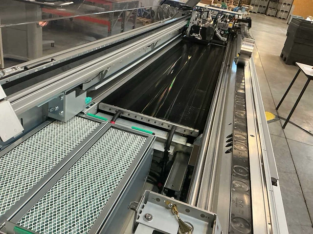 2024 canon colorado m5w roll-to-roll uv-gel grootformaat printer - afbeelding 11 van  11