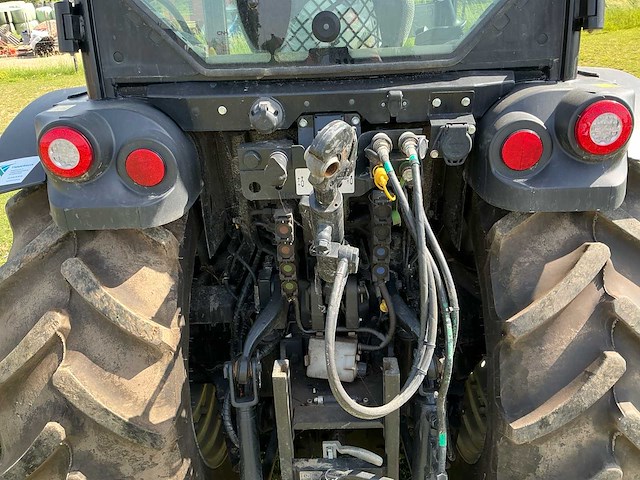 2024 case quantum 100f smalspoor- en compacttractor - afbeelding 10 van  29