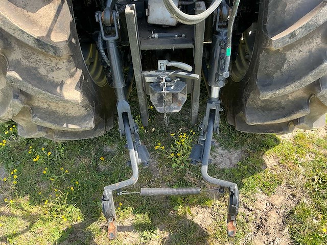 2024 case quantum 100f smalspoor- en compacttractor - afbeelding 11 van  29