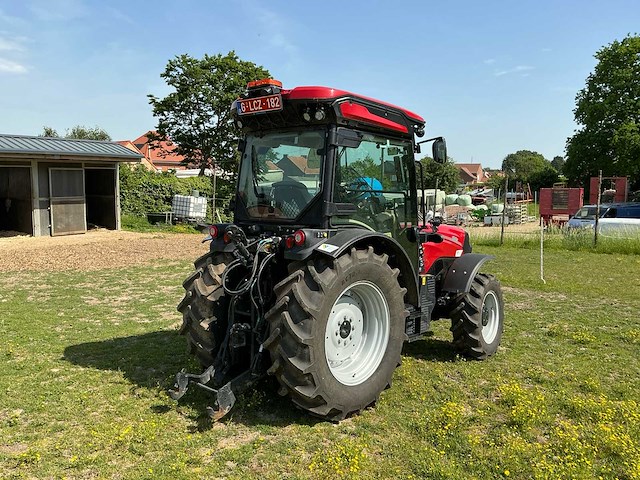 2024 case quantum 100f smalspoor- en compacttractor - afbeelding 26 van  29