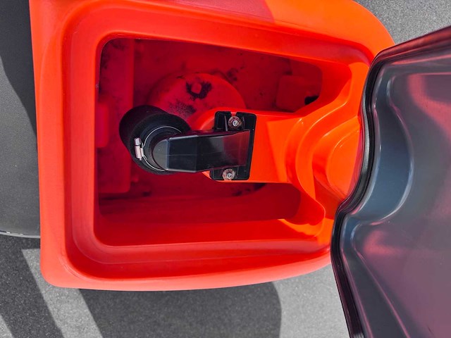 2024 daewoo dafr70 vloerreiniger / zitschrobmachine - afbeelding 4 van  13
