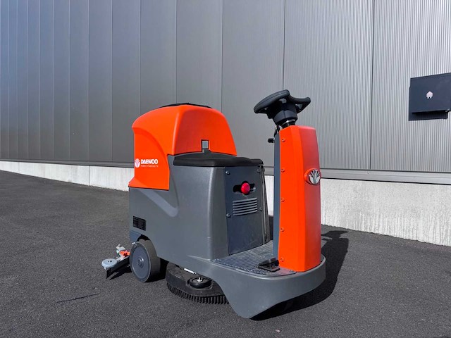 2024 daewoo dafr70 vloerreiniger / zitschrobmachine - afbeelding 6 van  13