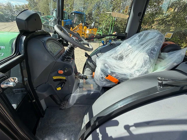 2024 deutz-fahr 3050 vierwielaangedreven landbouwtractor - afbeelding 6 van  27