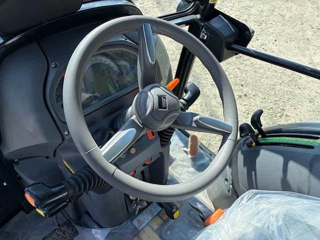 2024 deutz-fahr 3050 vierwielaangedreven landbouwtractor - afbeelding 7 van  27
