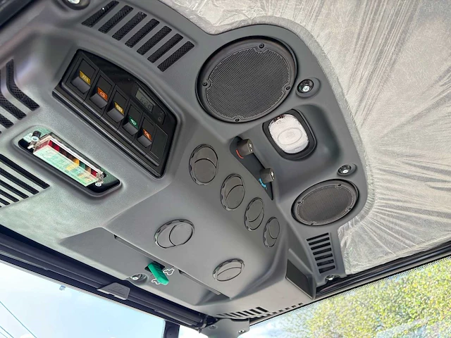 2024 deutz-fahr 3050 vierwielaangedreven landbouwtractor - afbeelding 13 van  27