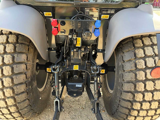 2024 deutz-fahr 3050 vierwielaangedreven landbouwtractor - afbeelding 14 van  27