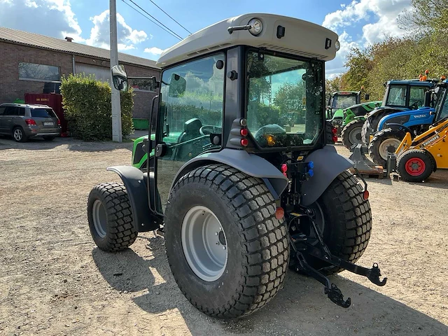 2024 deutz-fahr 3050 vierwielaangedreven landbouwtractor - afbeelding 21 van  27