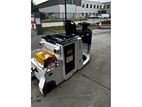 2024 fenwick linde p30 industriële trekker - afbeelding 2 van  10