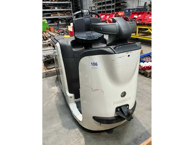 2024 fenwick linde p30 industriële trekker - afbeelding 3 van  10