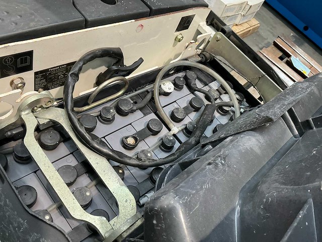 2024 fenwick linde p30 industriële trekker - afbeelding 8 van  10