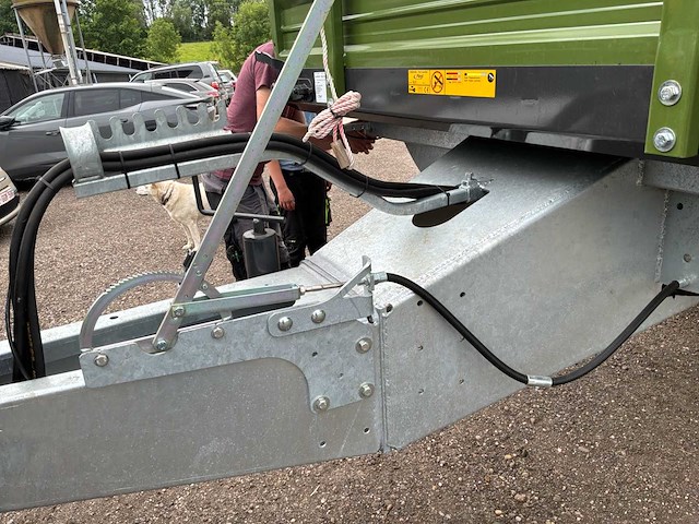 2024 fliegl tdk160fox tk2 drieweg-kieptrailer - afbeelding 1 van  3
